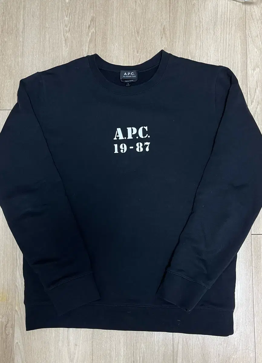 APC 아페쎄 로고 맨투맨